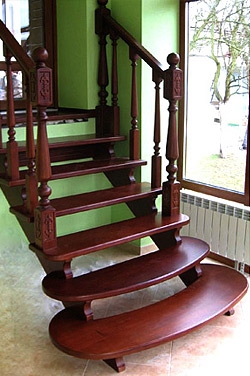 Лестницы из дерева 2